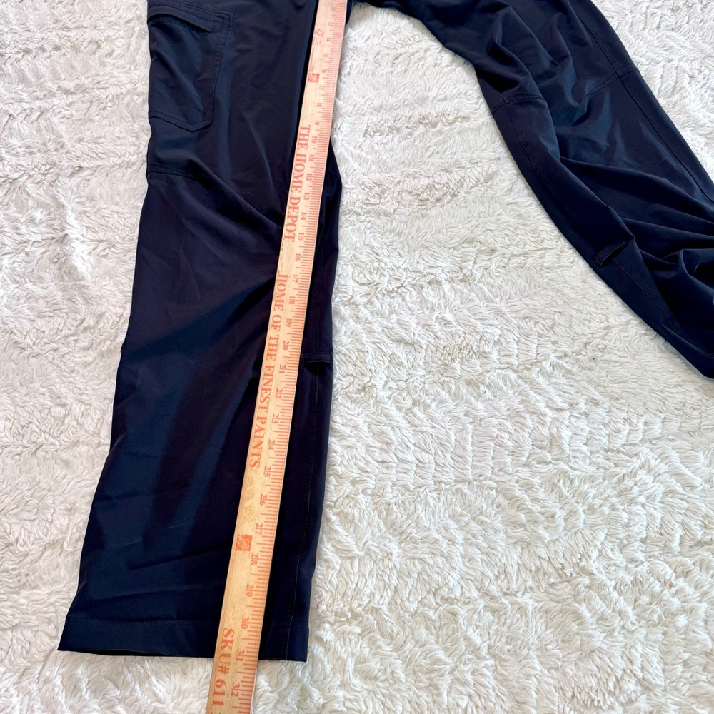 REI Women’s Classic Fit Roll-Cuff Hiking Pants Size 10 convertible long or cuff - Picture 3 of 6